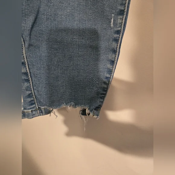 Torrid 3 Button High-Rise Distressed Jegging 24R (c) - Picture 8 of 13